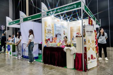 Bangkok, Tayland - 27 Haziran 2025: Bitec Bangna 'da düzenlenen Tayland Sağlık, Seyahat, Moda ve Turizm Sergisi.