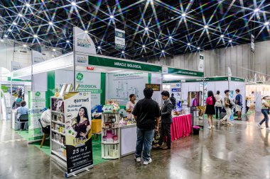 Bangkok, Tayland - 27 Haziran 2025: Bitec Bangna 'da düzenlenen Tayland Sağlık, Seyahat, Moda ve Turizm Sergisi.