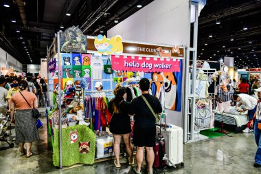 QSNCC 'de Tayland' da Hayvan Fuarı Şampiyonası. Ziyaretçiler evcil hayvanlarını alışverişe getirebilir ve diğer evcil hayvan severler ile etkinliklerin tadını çıkarabilirler. Bangkok, Tayland - 31 Temmuz 2025.