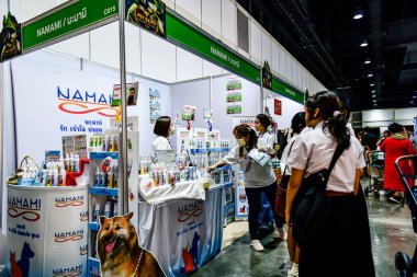 QSNCC 'de Tayland' da Hayvan Fuarı Şampiyonası. Ziyaretçiler evcil hayvanlarını alışverişe getirebilir ve diğer evcil hayvan severler ile etkinliklerin tadını çıkarabilirler. Bangkok, Tayland - 31 Temmuz 2025.