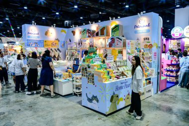 QSNCC 'de Tayland' da Hayvan Fuarı Şampiyonası. Ziyaretçiler evcil hayvanlarını alışverişe getirebilir ve diğer evcil hayvan severler ile etkinliklerin tadını çıkarabilirler. Bangkok, Tayland - 31 Temmuz 2025.