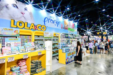 QSNCC 'de Tayland' da Hayvan Fuarı Şampiyonası. Ziyaretçiler evcil hayvanlarını alışverişe getirebilir ve diğer evcil hayvan severler ile etkinliklerin tadını çıkarabilirler. Bangkok, Tayland - 31 Temmuz 2025.