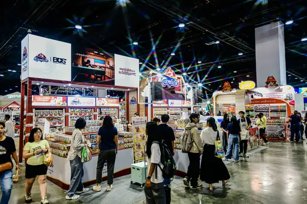 QSNCC 'de Tayland' da Hayvan Fuarı Şampiyonası. Ziyaretçiler evcil hayvanlarını alışverişe getirebilir ve diğer evcil hayvan severler ile etkinliklerin tadını çıkarabilirler. Bangkok, Tayland - 31 Temmuz 2025.