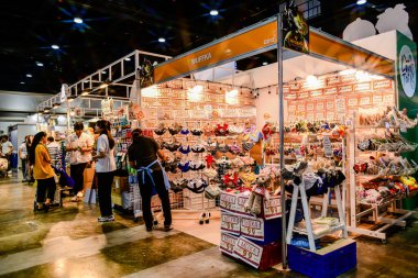 QSNCC 'de Tayland' da Hayvan Fuarı Şampiyonası. Ziyaretçiler evcil hayvanlarını alışverişe getirebilir ve diğer evcil hayvan severler ile etkinliklerin tadını çıkarabilirler. Bangkok, Tayland - 31 Temmuz 2025.