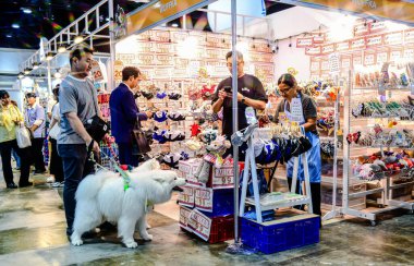 QSNCC 'de Tayland' da Hayvan Fuarı Şampiyonası. Ziyaretçiler evcil hayvanlarını alışverişe getirebilir ve diğer evcil hayvan severler ile etkinliklerin tadını çıkarabilirler. Bangkok, Tayland - 31 Temmuz 2025.