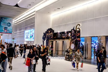 QSNCC 'de Tayland' da Hayvan Fuarı Şampiyonası. Ziyaretçiler evcil hayvanlarını alışverişe getirebilir ve diğer evcil hayvan severler ile etkinliklerin tadını çıkarabilirler. Bangkok, Tayland - 31 Temmuz 2025.