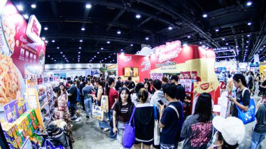 QSNCC 'de Tayland' da Hayvan Fuarı. Ziyaretçiler, alışveriş için kendi hayvanlarını getirebilir ve diğer evcil hayvan severler ile etkinliklerin tadını çıkarabilirler. Bangkok, Tayland - 2 Ağustos 2025.