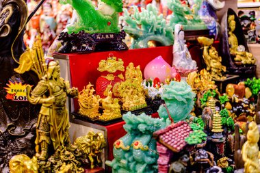 MIXT Chatuchak alışveriş merkezinde turistler ve ziyaretçiler için Coin işletilmiş oyun makinelerinin köşesinde şanslarını deneyebilsinler diye iç mekan. Bangkok, Tayland. - Bölüm 19, 2025.