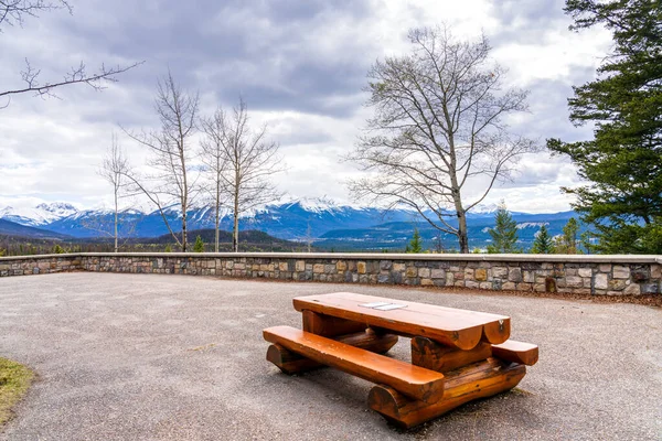 stock image Maligne Overlook viewpoint in summer. Jasper National Park, Alberta, Canada.