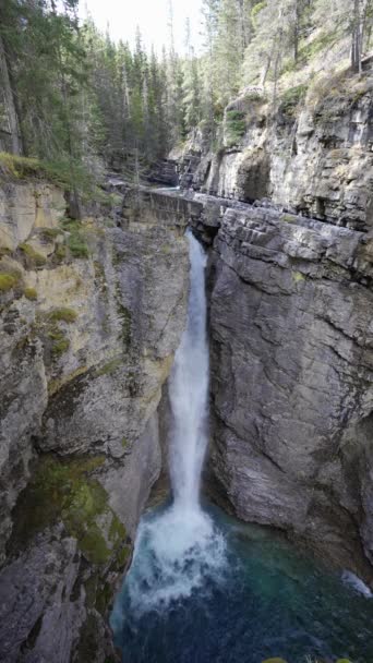 Johnstonský Kaňon Upper Falls Banff National Park Canadian Rockies Alberta — Stock video