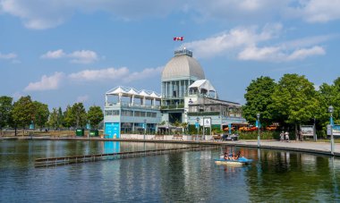 Montreal, Quebec, Kanada - 5 Ağustos 2021: Montreal Eski Limanı.