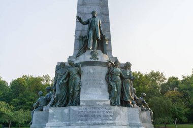 Montreal, Quebec, Kanada - 20 Ağustos 2021: George-? tienne Cartier Mount Royal Park Anıtı.