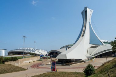 Montreal, Quebec, Kanada - 10 Ağustos 2021: Montreal Olimpiyat Stadyumu (The Big O).