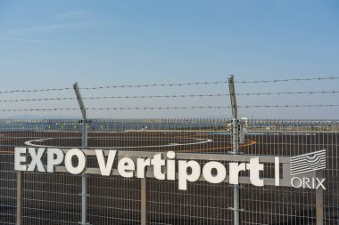 Osaka, Japonya - 30 Nisan 2025: Uçan araba gösterileri için EXPO Vertiport 'un yer aldığı Mobilite Deneyimi alanı.