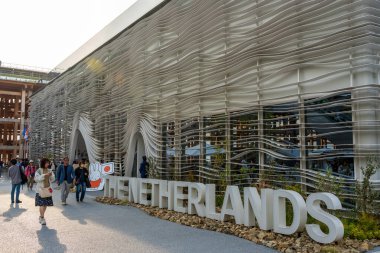Osaka, Japonya - 30 Nisan 2025: Hollanda Pavyonu 2025 Fuarı 'nda' Ortak Arazide Yeni Bir Şafak Oluşturma 'temalı.