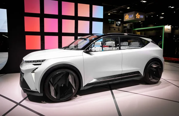 ルノー シニックビジョン全電動クロスオーバーSuvのコンセプト車は パリモーターショーで展示 10月17 2022 — ストック写真