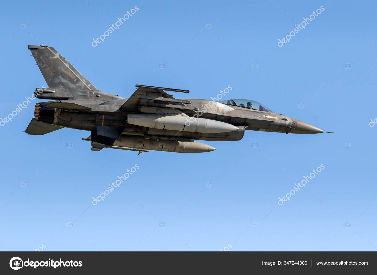 Military Air Force Fighter Jet Plane Full Flight — Stock Editorial