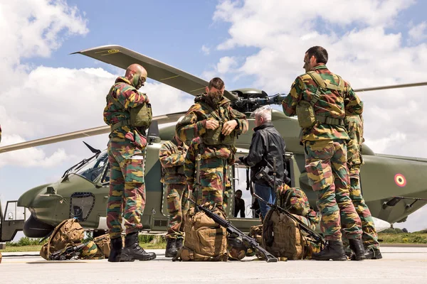 Бельгийские Солдаты Готовятся Учениям Thpu Thpu Ежегодные Учения Эвтаназии Вертолетов — стоковое фото