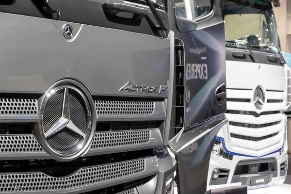 Camión Pesado Mercedes Actros Salón Del Automóvil Transporte Hannover Iaa — Foto de Stock