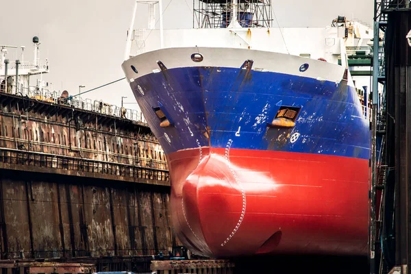 Embarcação Num Navio Reparação Drydock Porto — Fotografia de Stock