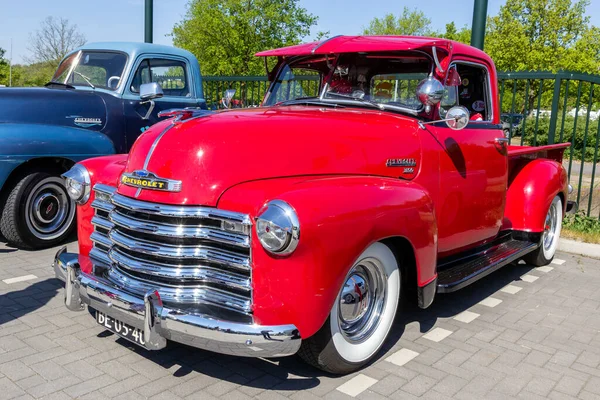 1951 Chevrolet 3100 Pickup Klasszikus Teherautó Parkolóban Rosmalen Hollandia 2016 — Stock Fotó