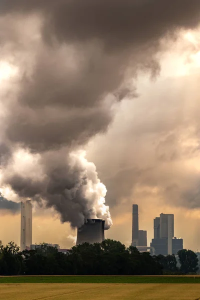 Emissões Chaminé Fábrica Central Eléctrica Que Causam Poluição — Fotografia de Stock