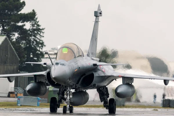 Γαλλική Πολεμική Αεροπορία Dassault Rafale Μαχητικό Αεροπλάνο Taxiing Mont Marsan — Φωτογραφία Αρχείου