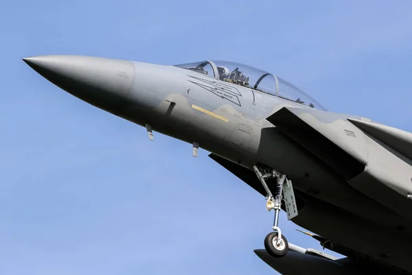 美国空军F 15鹰式战斗机抵达Leeuwarden空军基地 2018年4月19日 — 图库照片
