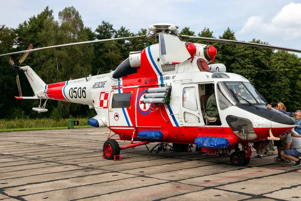 Polaco Armada Pzl Sokol Helicóptero Búsqueda Rescate Asfalto Base Aérea —  Fotos de Stock