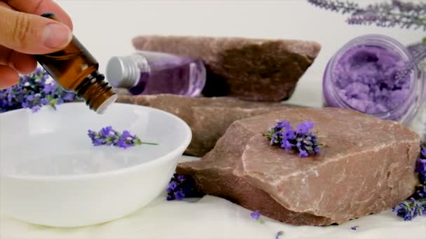 Essentiële Olie Cosmetica Van Lavendel Selectieve Focus Kuuroord — Stockvideo