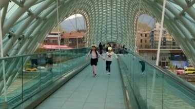 Tiflis, Georgia Çocuk Köprüsü. Seçici odak Doğa
