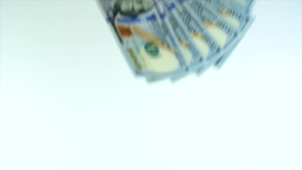 Geld Fällt Auf Den Tisch Selektiver Fokus Weiß — Stockvideo