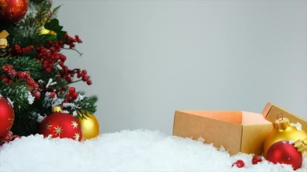 Weihnachtsdekor Auf Dem Hintergrund Des Weihnachtsbaums Selektiver Fokus Urlaub — Stockvideo