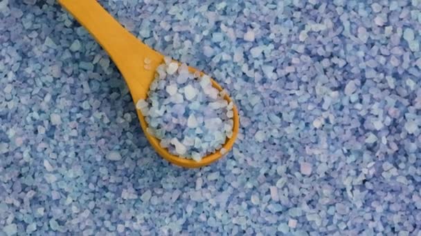 お風呂とスパのための海塩 選択的フォーカス — ストック動画