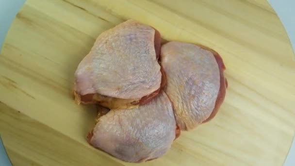 Carne Pollo Sobre Fondo Claro Enfoque Selectivo Alimentos — Vídeo de stock