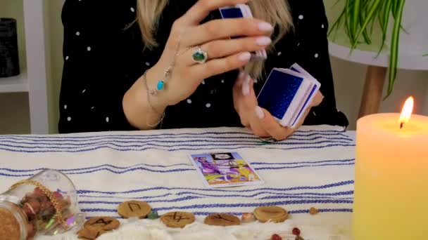 Fortune Teller Woman Reads Tarot Cards Selective Focus Magic — Stockvideo