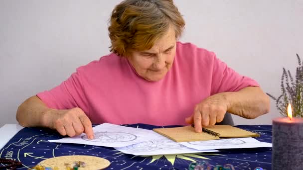 Woman Astrologer Draws Natal Chart Selective Focus People — Vídeos de Stock