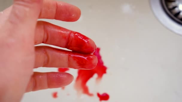 Krew Płynie Dłoni Palca Wybiórcze Skupienie Ludzie — Wideo stockowe