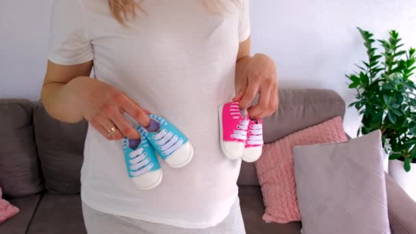 Gravid Kvinna Baby Bröst Mage Selektivt Fokus Söt — Stockvideo