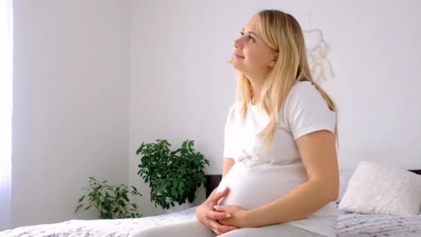 妊婦は機嫌が悪い 選択的フォーカス ホーム — ストック動画