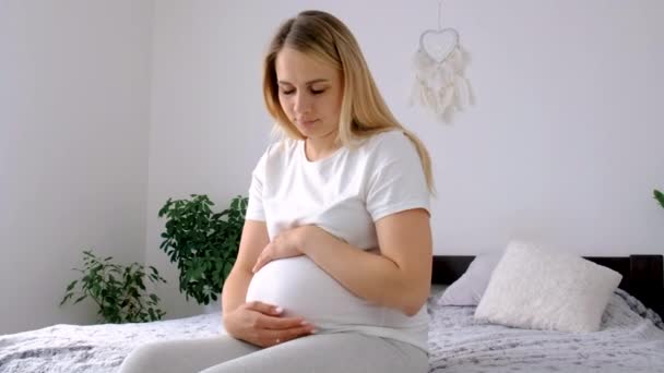 Hamile Bir Kadın Toksikoz Hastası Seçici Odaklanma — Stok video
