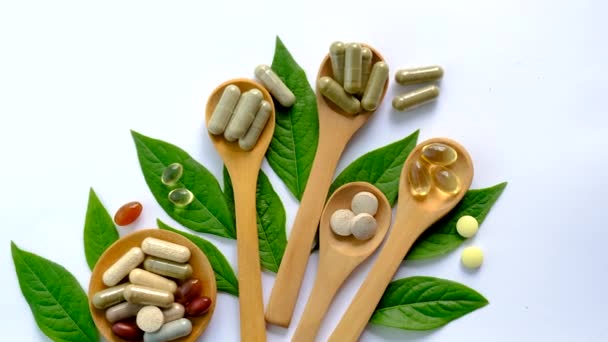 Homeopatia Deixa Comprimidos Cápsulas Foco Seletivo Natureza — Vídeo de Stock