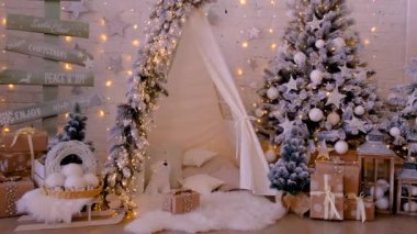 Noel dekorunun iç dekorasyonu çok güzel. Seçici odaklanma. Mutlu.