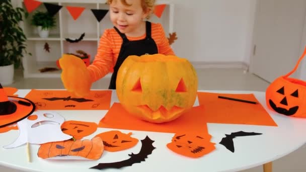 Halloween Semester Barn Och Pumpa Selektivt Fokus Lycklig — Stockvideo