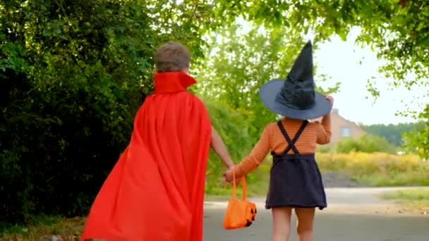 Halloween Semesterbarn Kostym Selektivt Fokus Ungdomar — Stockvideo