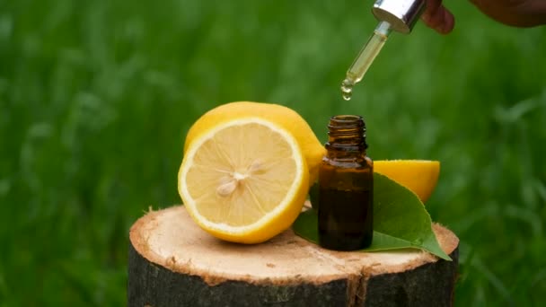 Aceite Esencial Limón Una Botella Enfoque Selectivo Spa — Vídeo de stock