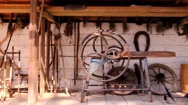 ウクライナの家の古い家具 選択的な焦点 自然界について — ストック動画