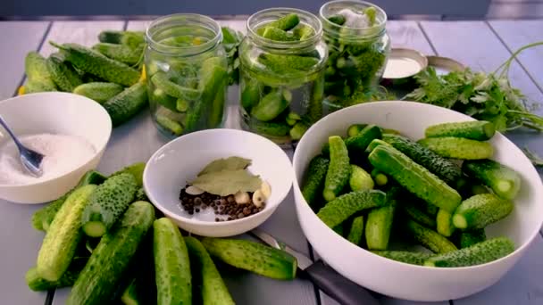 Kavanozda Salatalıkların Korunması Seçici Odaklanma Yiyecek — Stok video