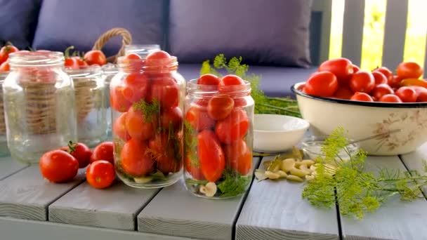 Pomodori Conservazione Vasetti Concentrazione Selettiva Cibo — Video Stock