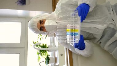 Evden su örneği al. Seçici odaklanma. bilim.